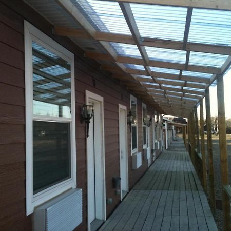 Bear'S Den Lodge Shaunavon Экстерьер фото
