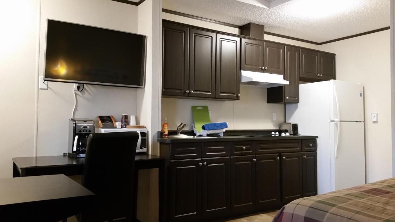 Bear'S Den Lodge Shaunavon Экстерьер фото