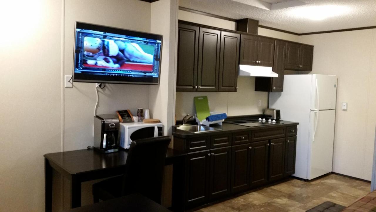 Bear'S Den Lodge Shaunavon Экстерьер фото