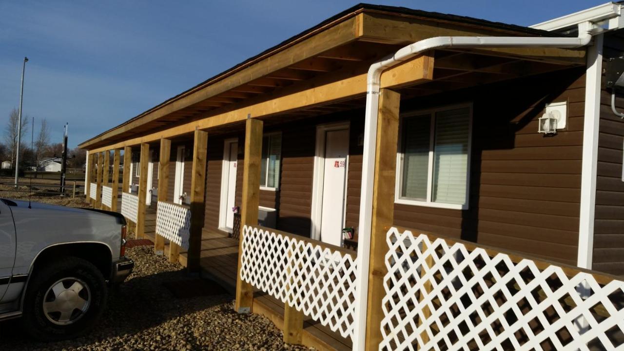 Bear'S Den Lodge Shaunavon Экстерьер фото