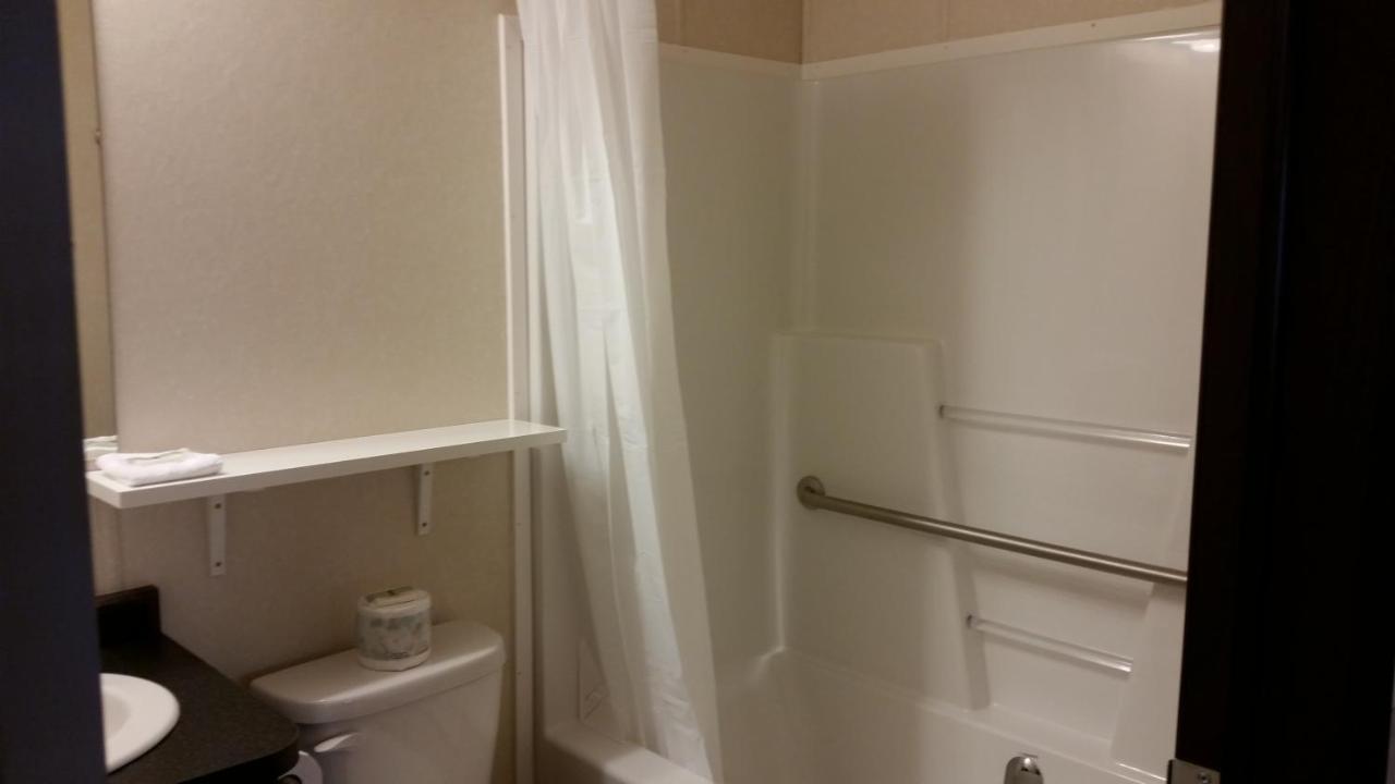 Bear'S Den Lodge Shaunavon Экстерьер фото