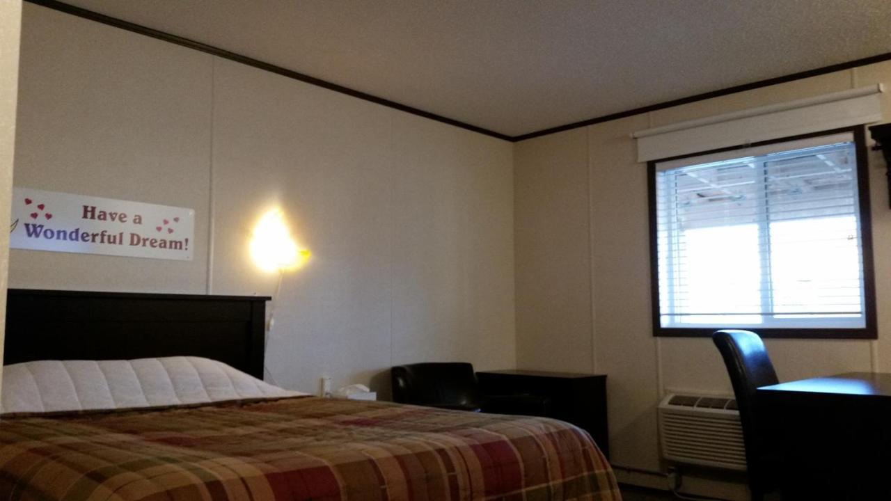 Bear'S Den Lodge Shaunavon Экстерьер фото