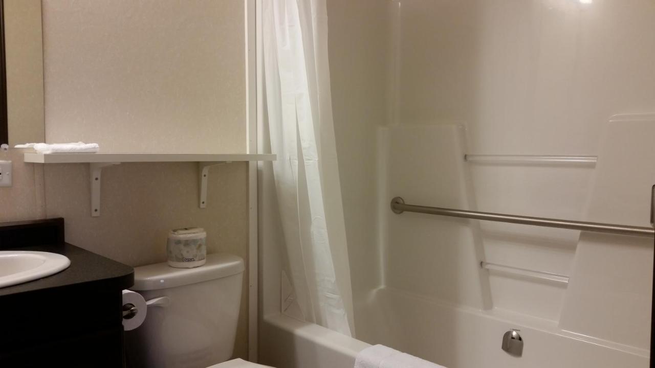 Bear'S Den Lodge Shaunavon Экстерьер фото